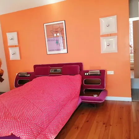 Loft Dans Galerie D'art * Sainte-Colombe-sur-lʼHers